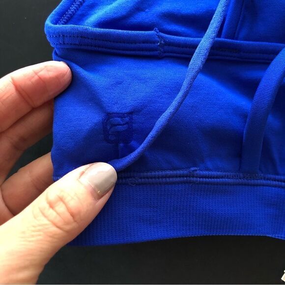 🎉HOST PICK🎉 NWT Fabletics Soft Seamless Multi-Strap Sports Bra - Picture 5 of 10